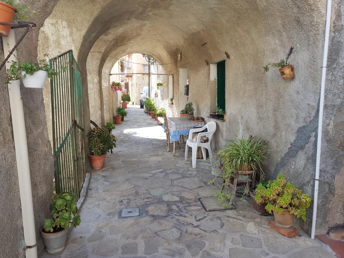 Casa Tranquilla E Luminosa Con Terrazzo A Due Passi Dal Mare Daire Brolo Dış mekan fotoğraf