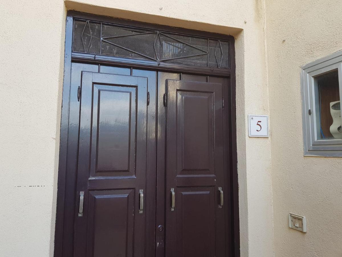 Casa Tranquilla E Luminosa Con Terrazzo A Due Passi Dal Mare Daire Brolo Dış mekan fotoğraf